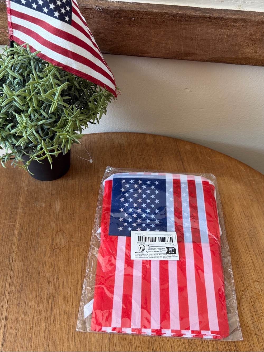 Hobby Lobby Red, White & Blue American Flag banner Decor